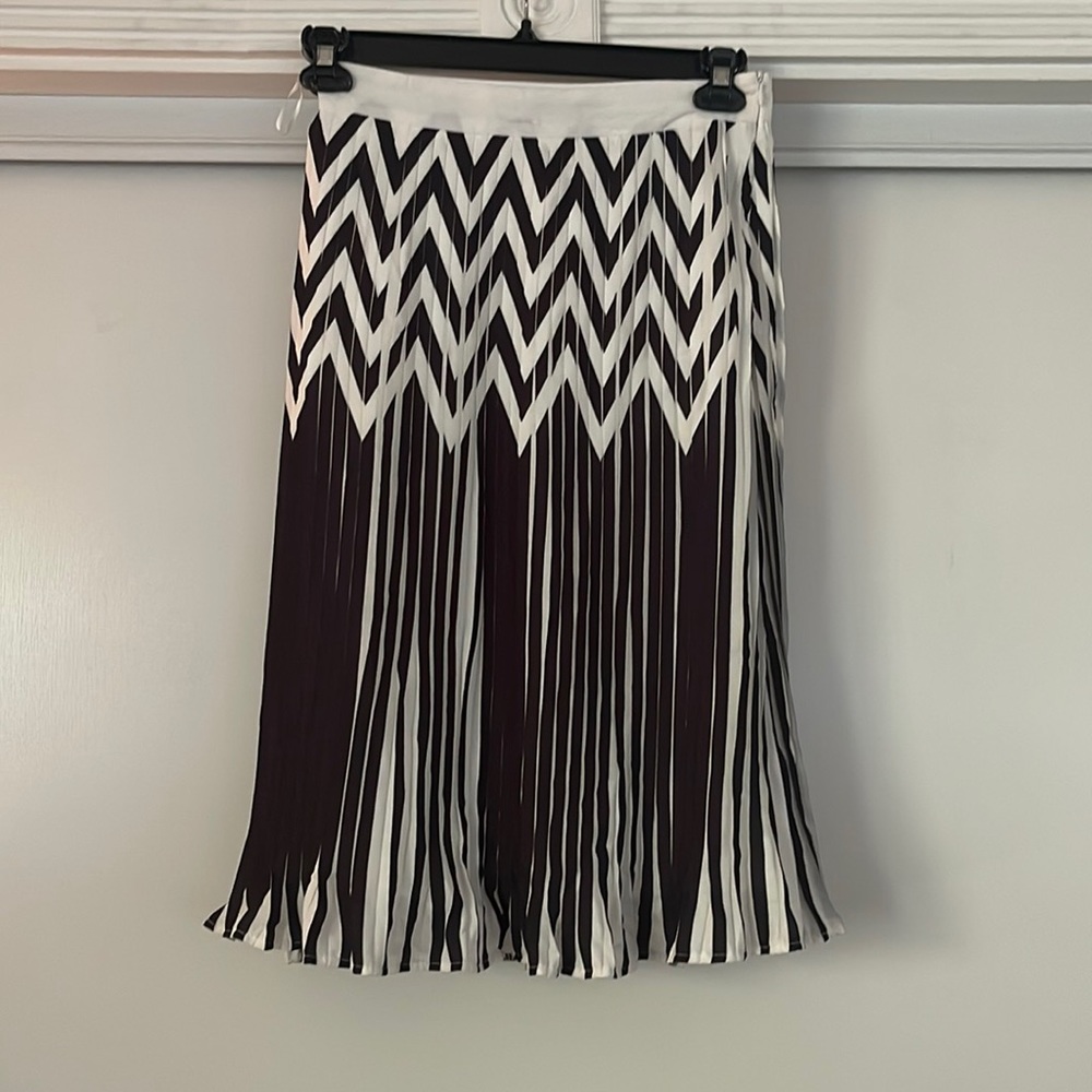 Zig zag nasty gal pleated skirt